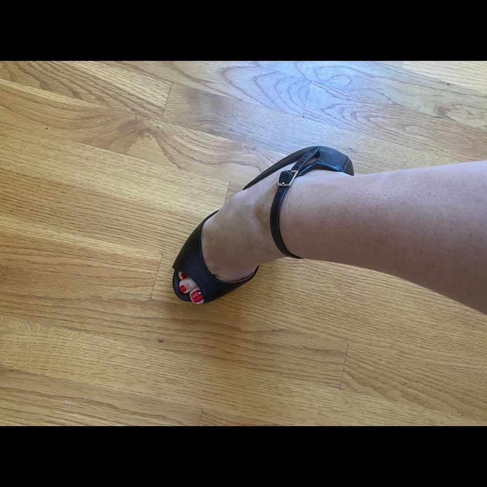 Betsey Johnson pumps - Picture 10 of 13